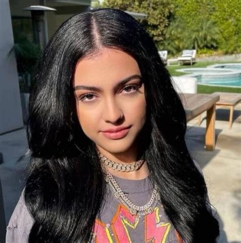 Malu Trevejo Bio, Age, Height, Weight, Career, TikTok, and Net。